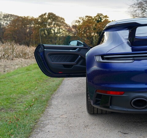 Porsche 911 CARRERA GTS PDK 1