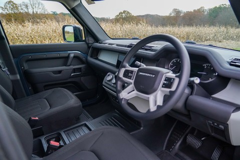 Land Rover Defender 110 SD4 Auto 8