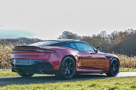 Aston Martin DBS V12 SuperLeggera