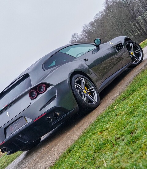 Ferrari GTC4 Lusso V12 1