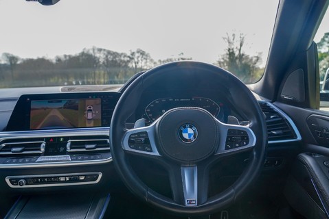 BMW X5 M50D 11