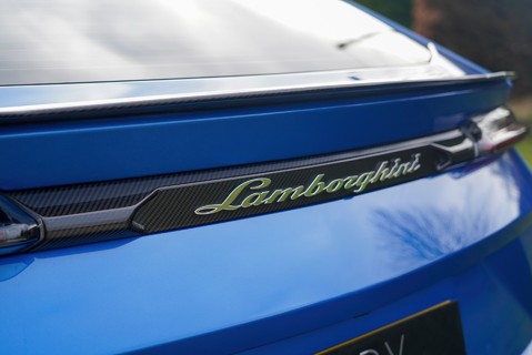 Lamborghini Urus V8 25