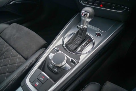 Audi TT TFSI BLACK EDITION 15