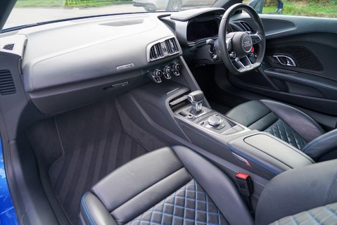 Audi R8 V10 PLUS 8