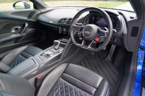 Audi R8 V10 PLUS 9