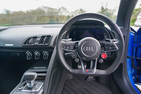 Audi R8 V10 PLUS 11