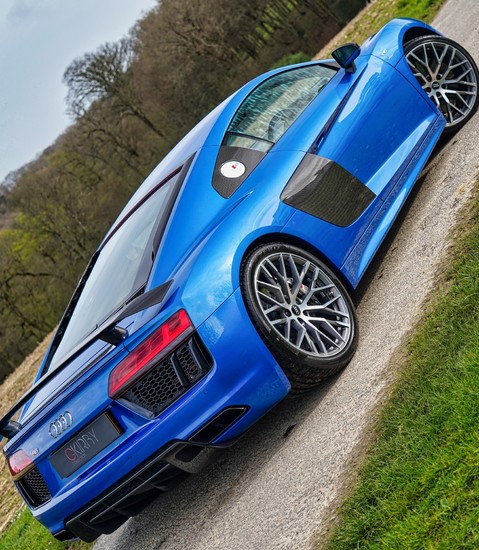 Audi R8 V10 PLUS 1
