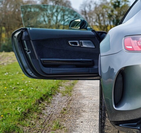 Mercedes-Benz AMG GT R PREMIUM 1