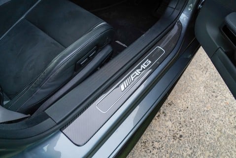 Mercedes-Benz AMG GT R PREMIUM 14
