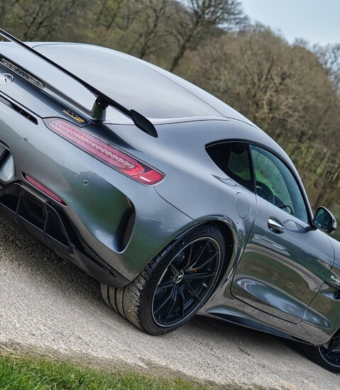 Mercedes-Benz AMG GT R PREMIUM 1