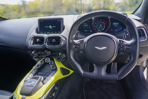 Aston Martin Vantage V8 11