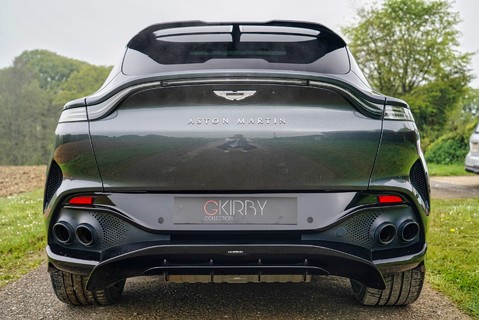 Aston Martin DBX 707 27