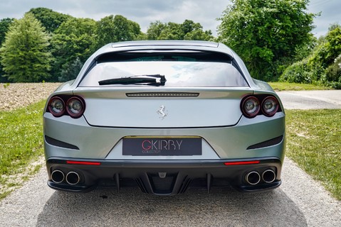 Ferrari GTC4 Lusso V8 26