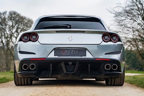 Ferrari GTC4 Lusso T V8 23