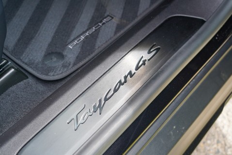 Porsche Taycan 4S CROSS TURISMO 13