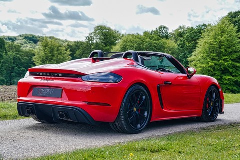 Porsche 718 SPYDER 6