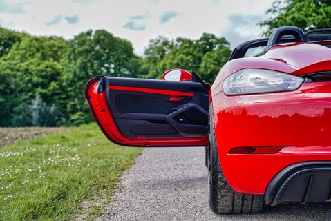 Porsche 718 SPYDER 11