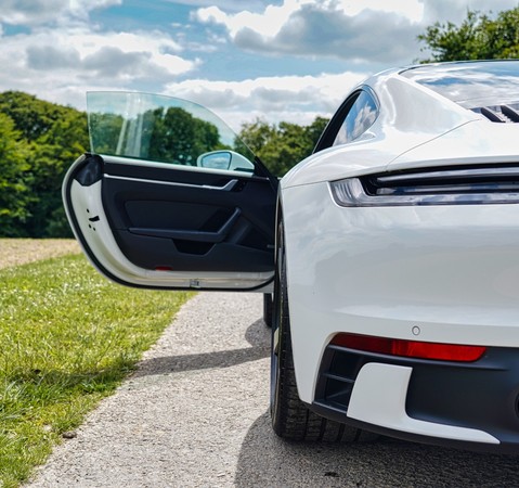 Porsche 911 CARRERA 4S 1