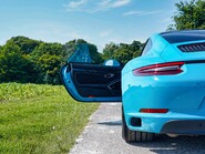 Porsche 911 CARRERA GTS 7