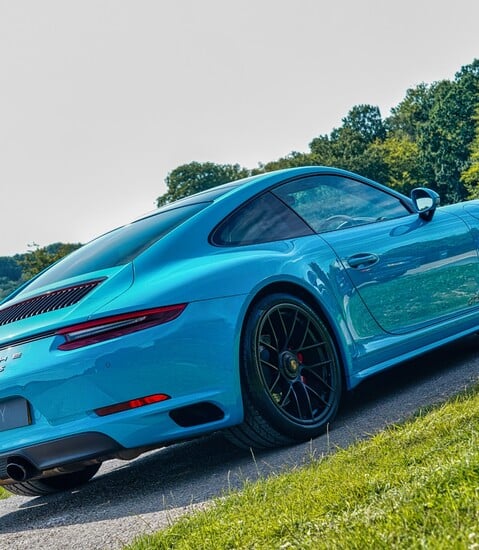 Porsche 911 CARRERA GTS 1