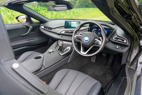 BMW I8 Roadster 8