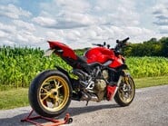 Ducati Streetfighter V4S 20