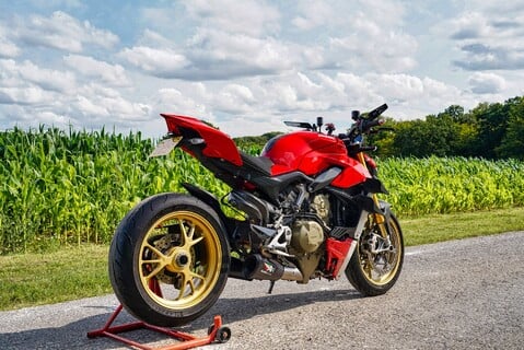 Ducati Streetfighter V4S 20