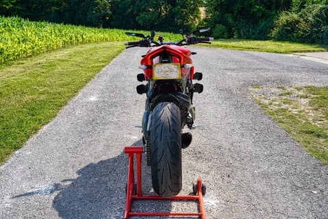 Ducati Streetfighter V4S 8