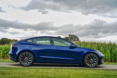 Tesla Model 3 PERFORMANCE 3