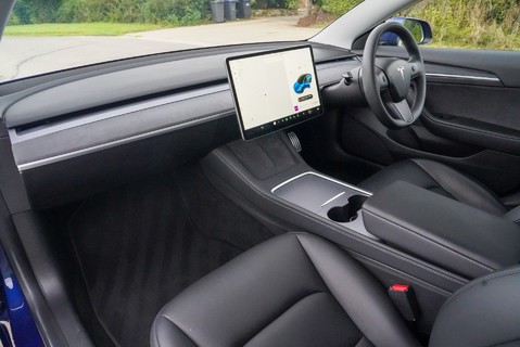 Tesla Model 3 PERFORMANCE 8