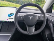 Tesla Model 3 PERFORMANCE 11