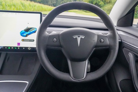 Tesla Model 3 PERFORMANCE 11