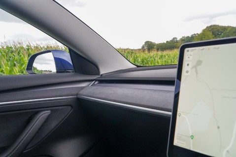 Tesla Model 3 PERFORMANCE 14