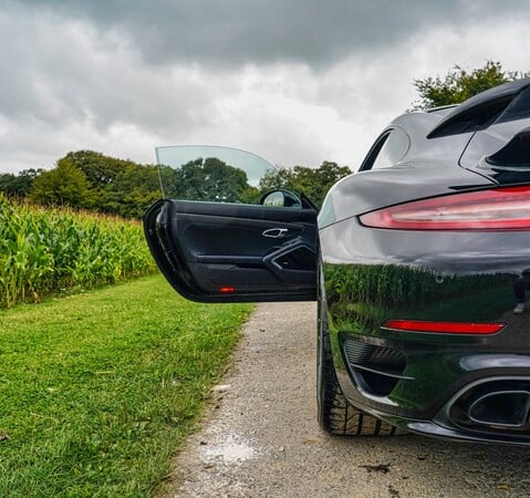 Porsche 911 TURBO S PDK 1