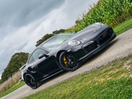 Porsche 911 TURBO S PDK 19