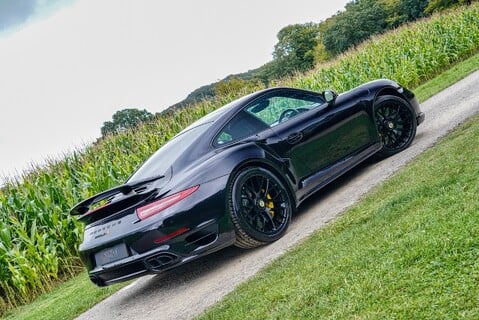 Porsche 911 TURBO S PDK 20