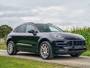 Porsche Macan TURBO PDK 2