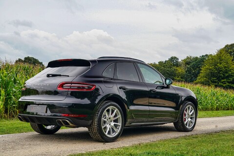 Porsche Macan TURBO PDK 4