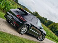 Porsche Macan TURBO PDK 20