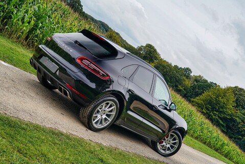 Porsche Macan TURBO PDK 20