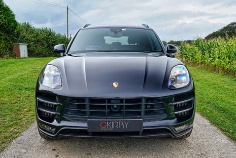 Porsche Macan TURBO PDK 22