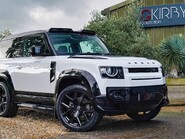 Land Rover Defender 3.0D S Urban WideTrack 1