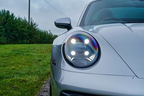 Porsche 911 TARGA 4 GTS PDK 17