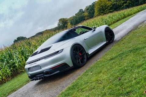 Porsche 911 TARGA 4 GTS PDK 20