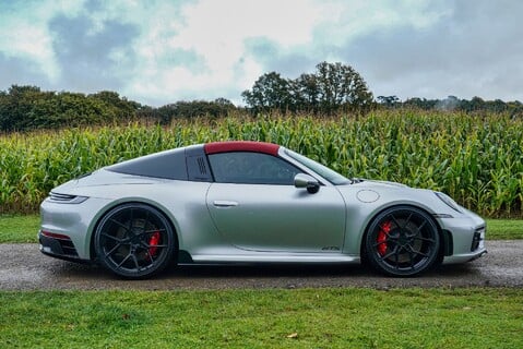 Porsche 911 TARGA 4 GTS PDK 25