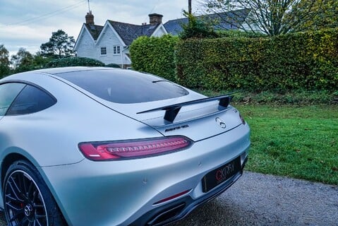 Mercedes-Benz Amg GT S PREMIUM 22