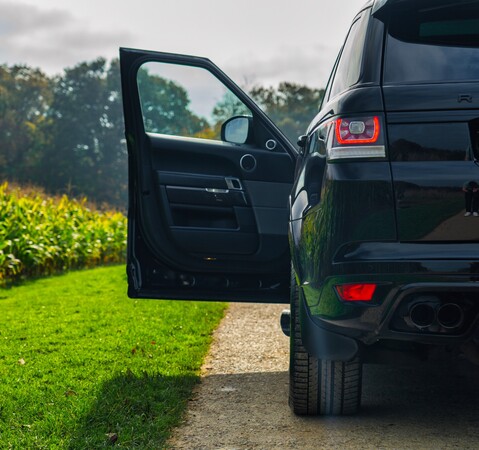 Land Rover Range Rover Sport V8 SVR 1