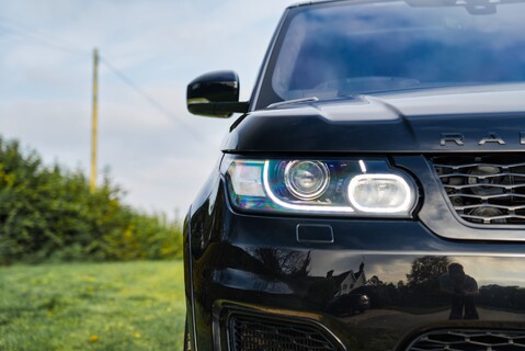 Land Rover Range Rover Sport V8 SVR 25