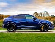 Lamborghini Urus 3