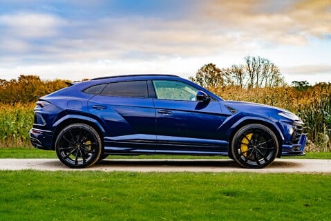 Lamborghini Urus 3